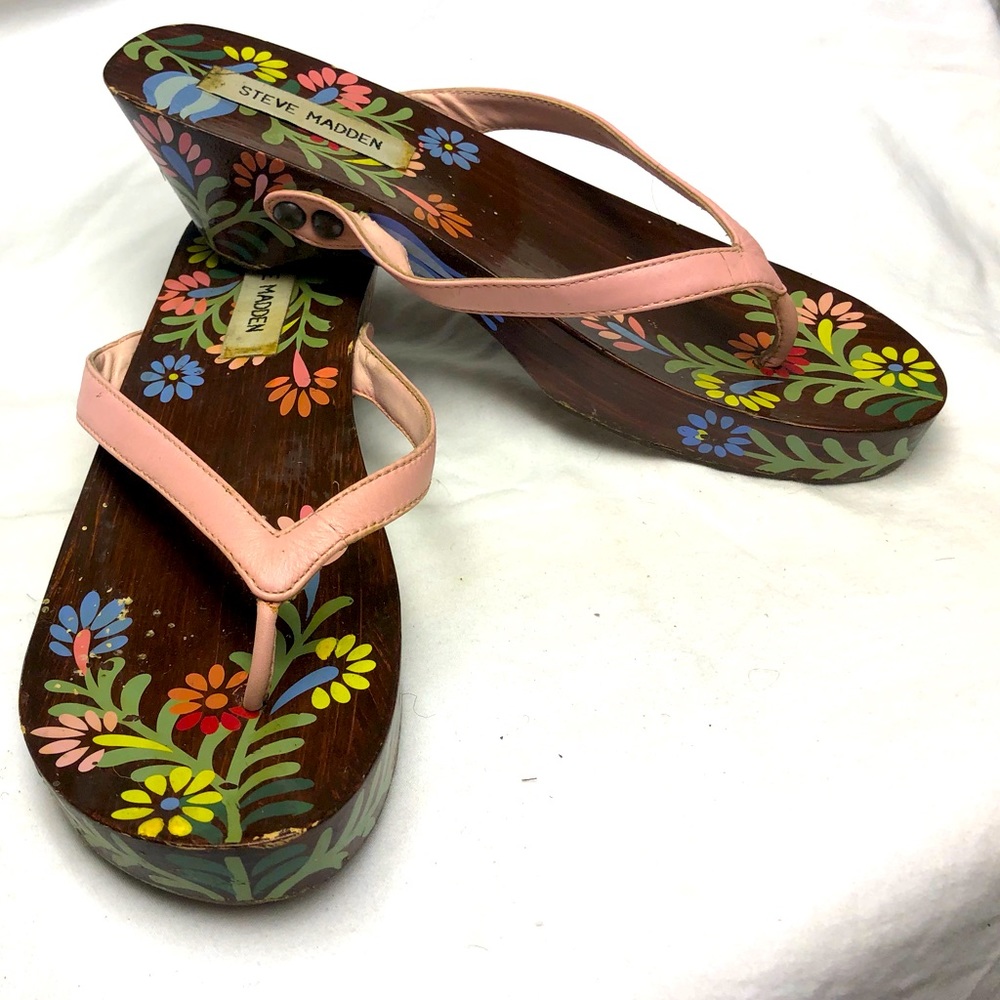 Steve Madden Honeybee Painted Thong Sandal Wood